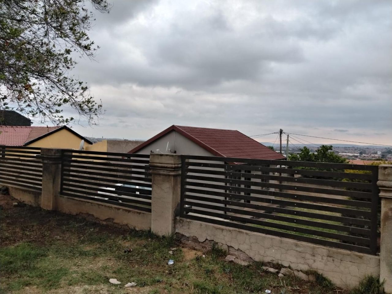 Photo 3 of 27