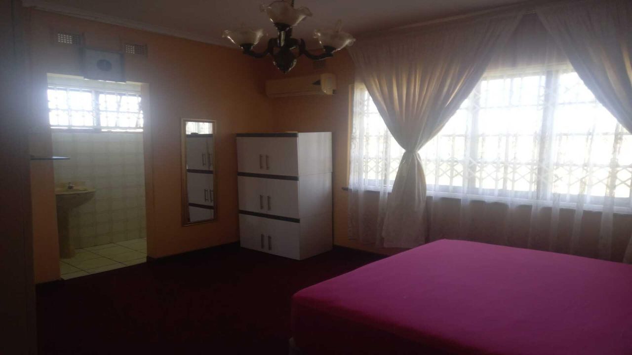 Photo 17 of 21