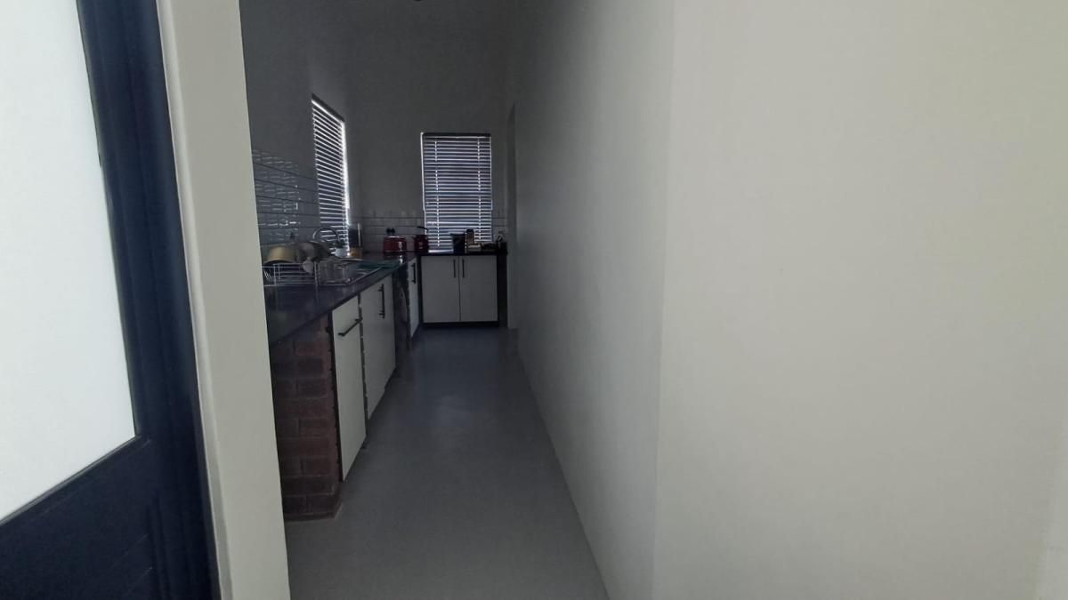 Photo 24 of 30