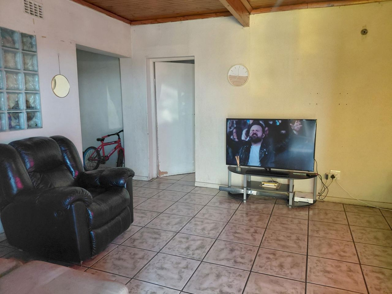 Photo 8 of 19