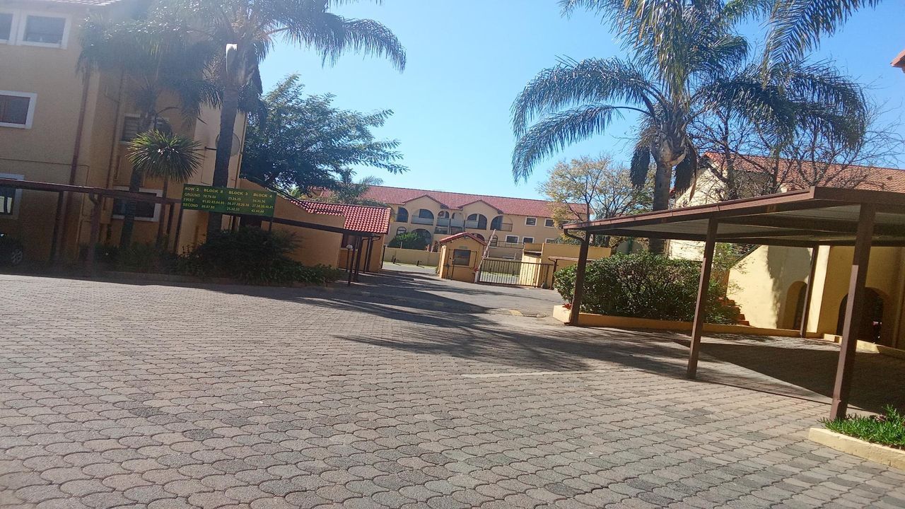 Photo 22 of 28
