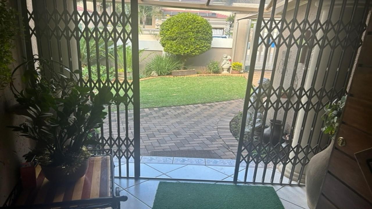 Photo 5 of 63