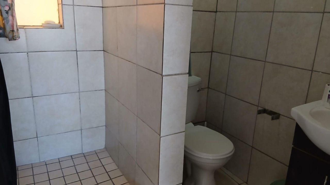 Photo 24 of 29