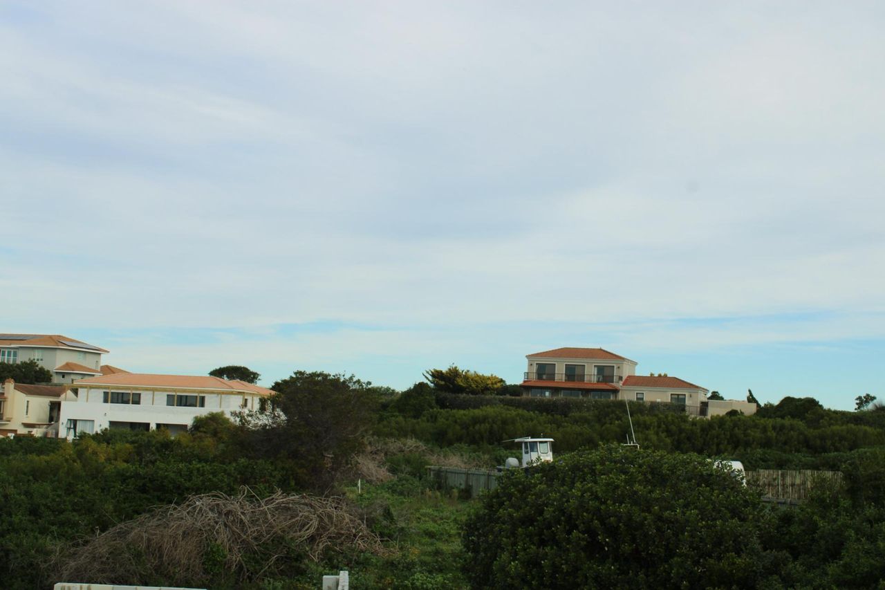 Photo 1 of 8