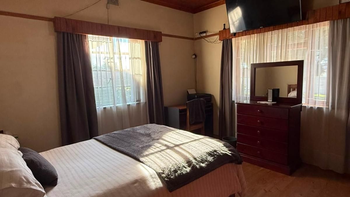 6 Bedroom house for sale in George South