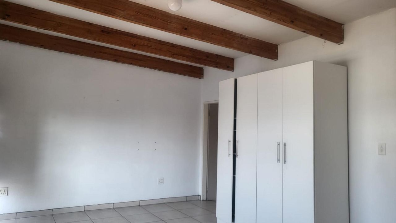 Photo 3 of 20