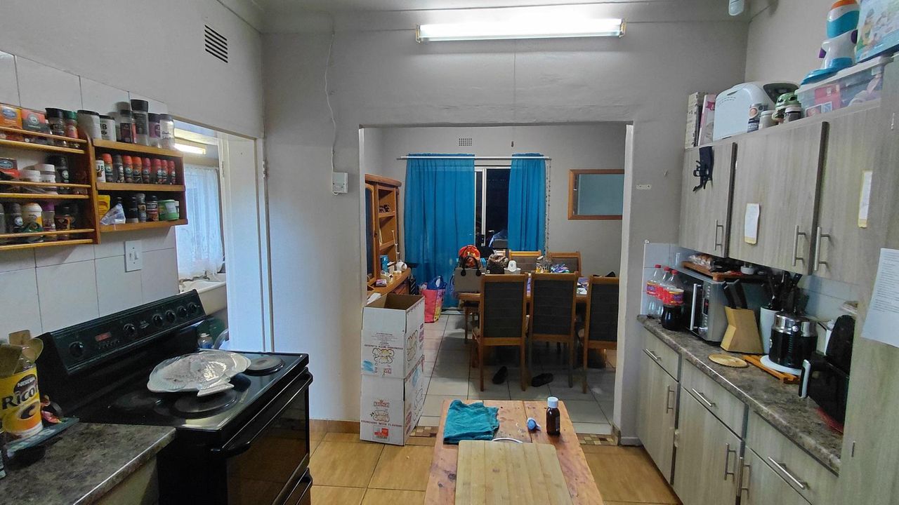 Photo 10 of 24
