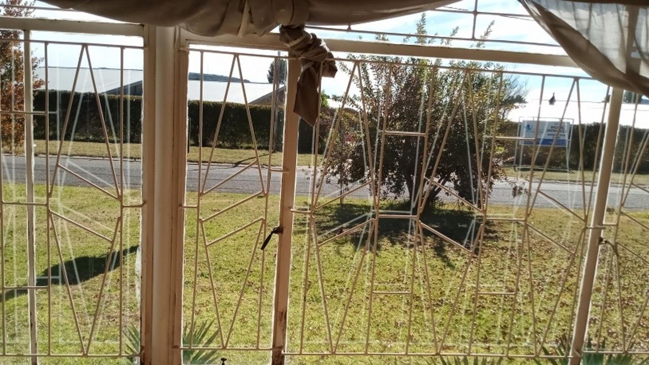 Photo 17 of 34