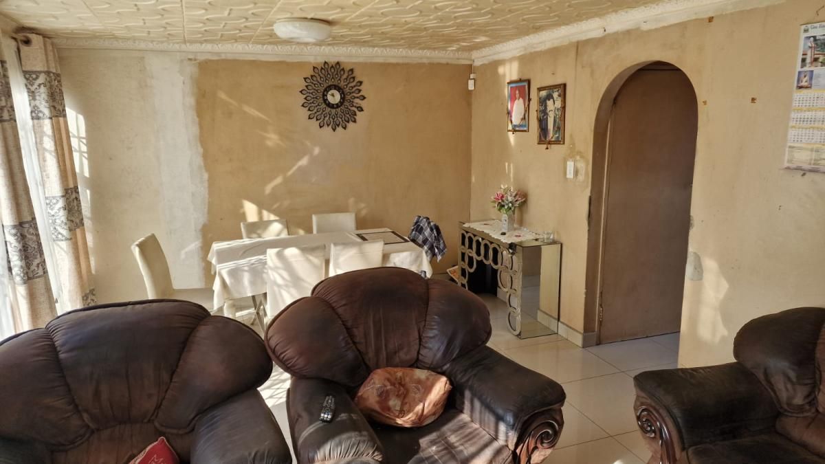 3 Bedroom duplex townhouse - freehold for sale in Greenbury, Phoenix