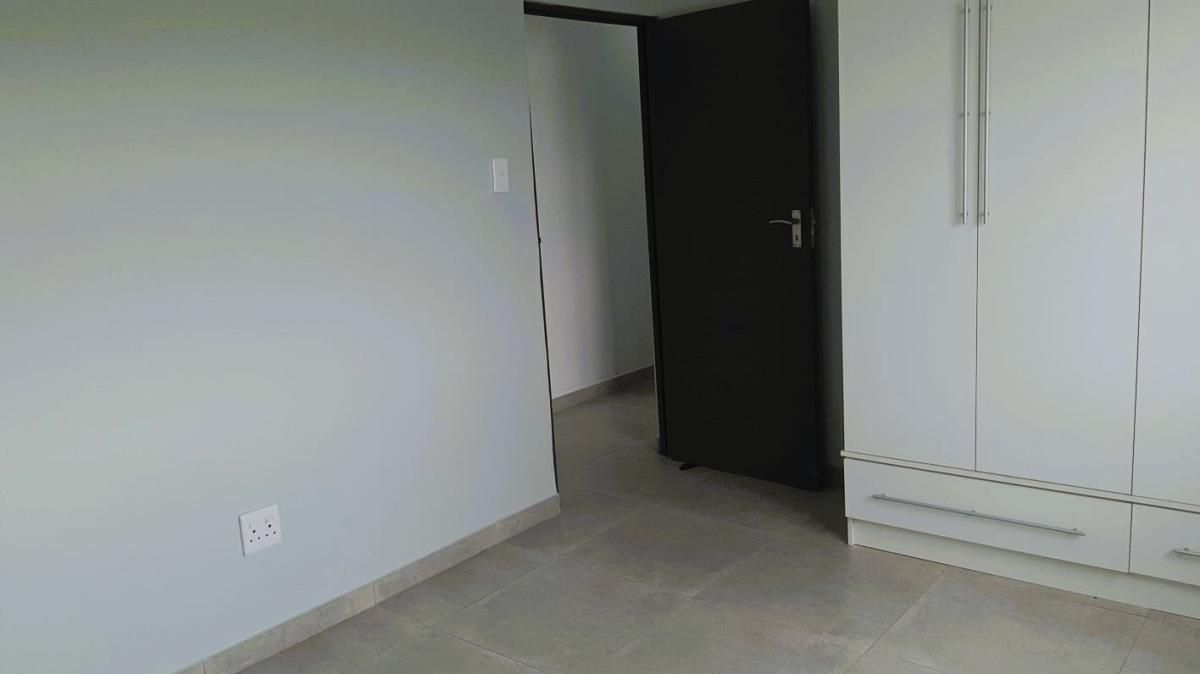 Photo 17 of 23