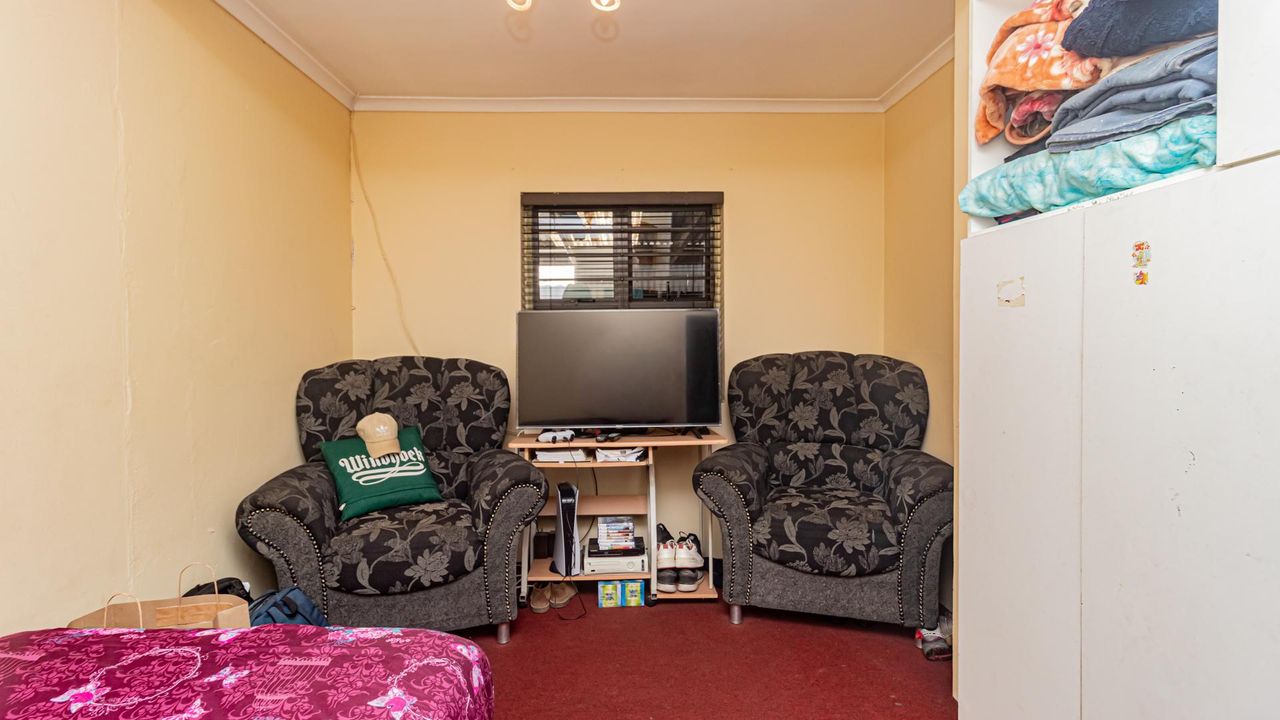 Photo 18 of 26