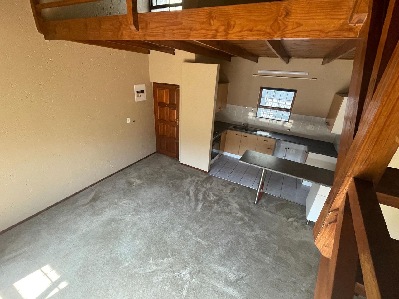 Photo 4 of 17