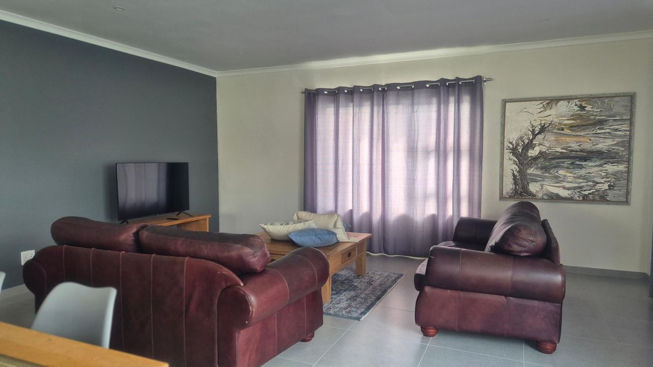 Photo 4 of 14