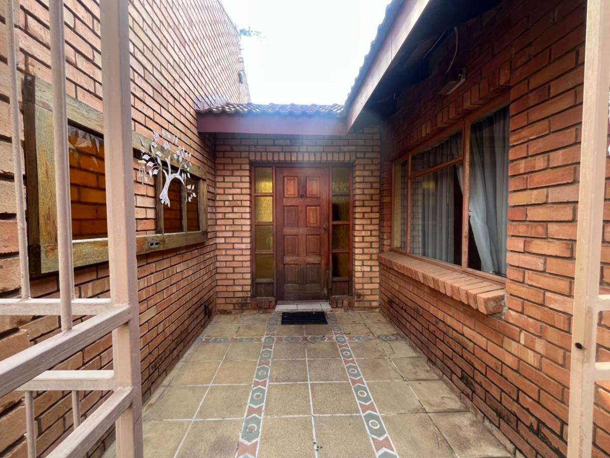 Photo 4 of 23