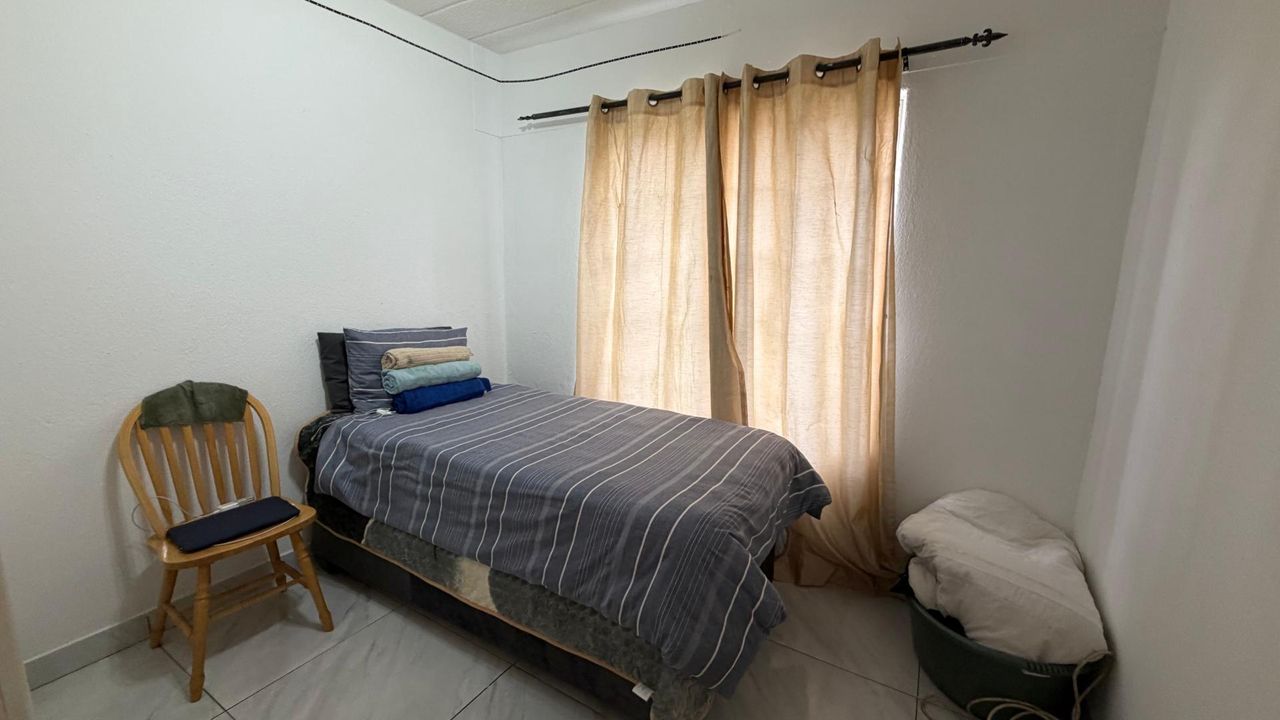 Photo 17 of 27
