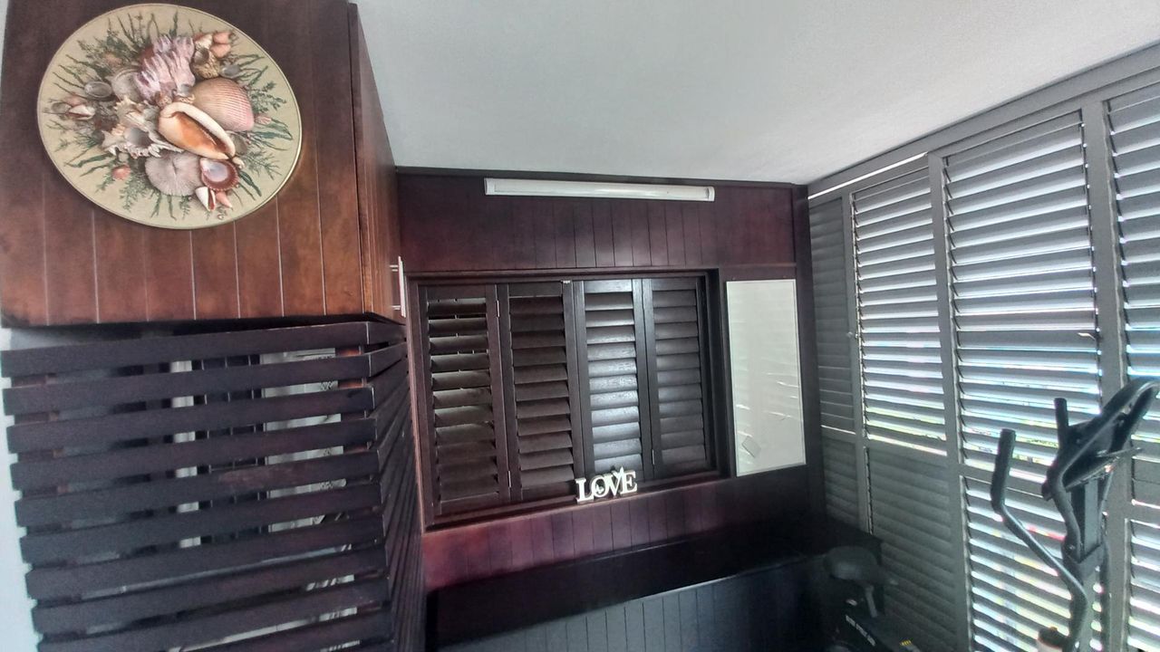 Photo 7 of 26