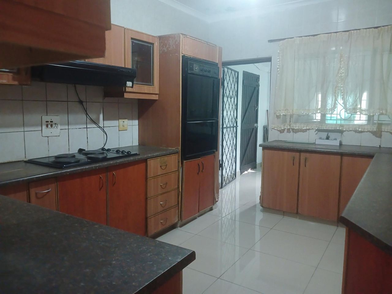 Photo 12 of 24
