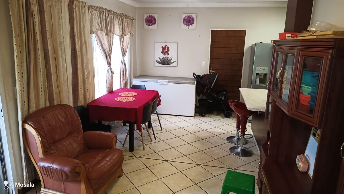 Photo 10 of 21