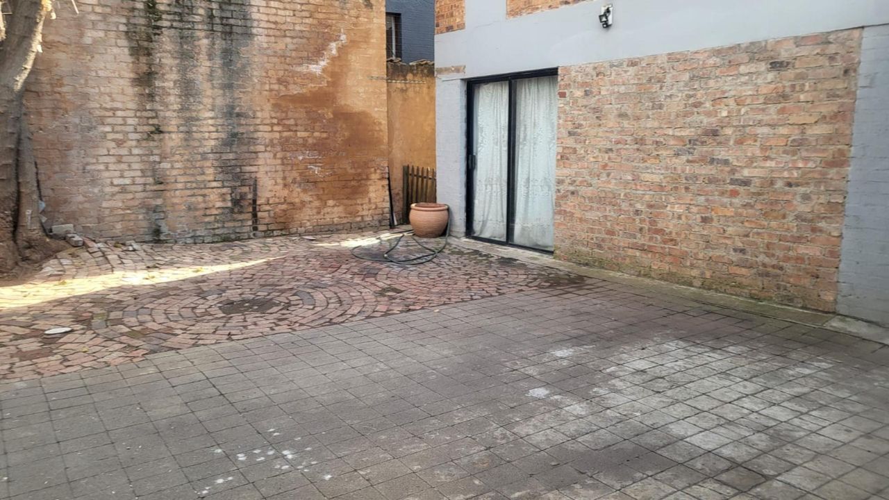Photo 19 of 20