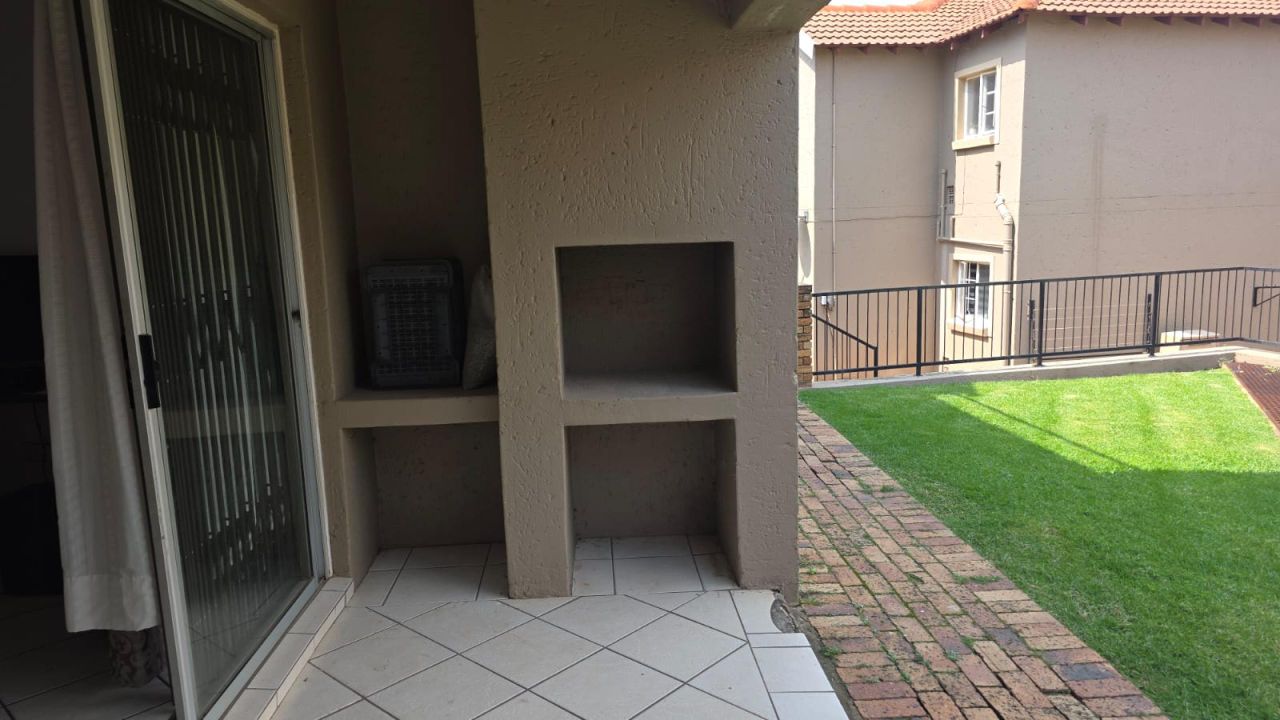 Photo 15 of 17