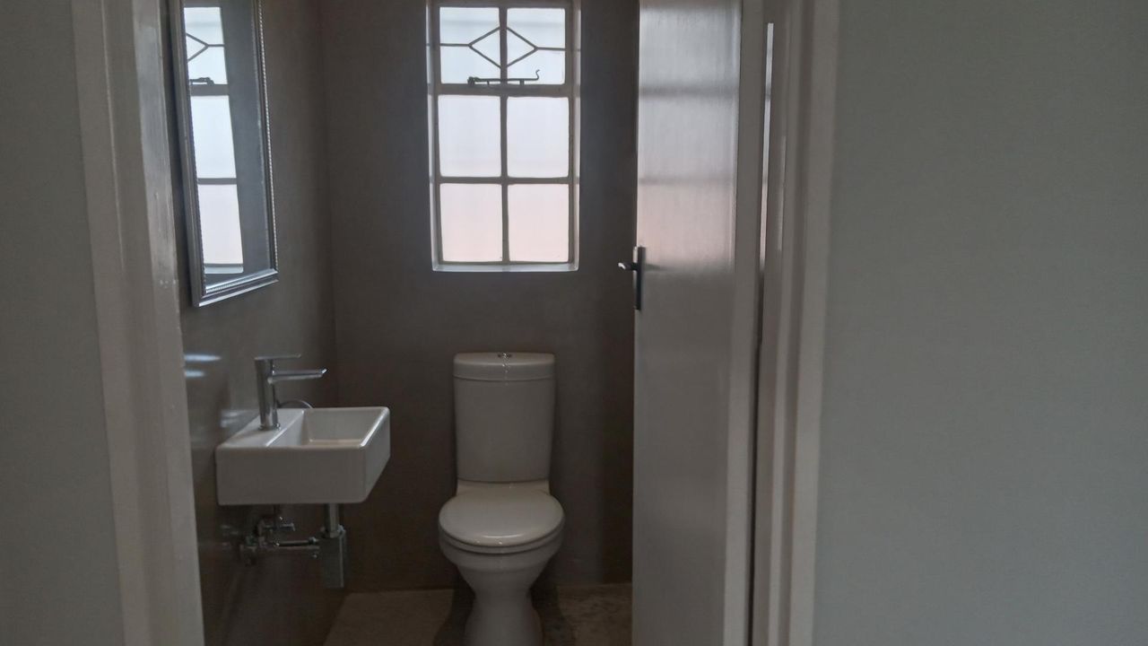 Photo 14 of 21