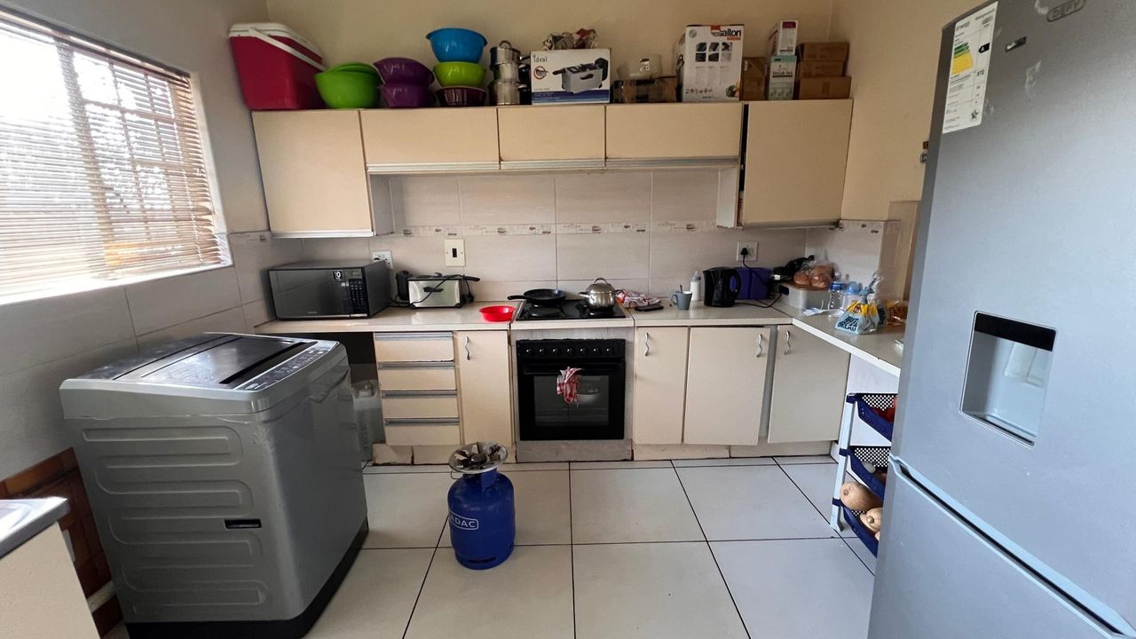 Photo 3 of 29