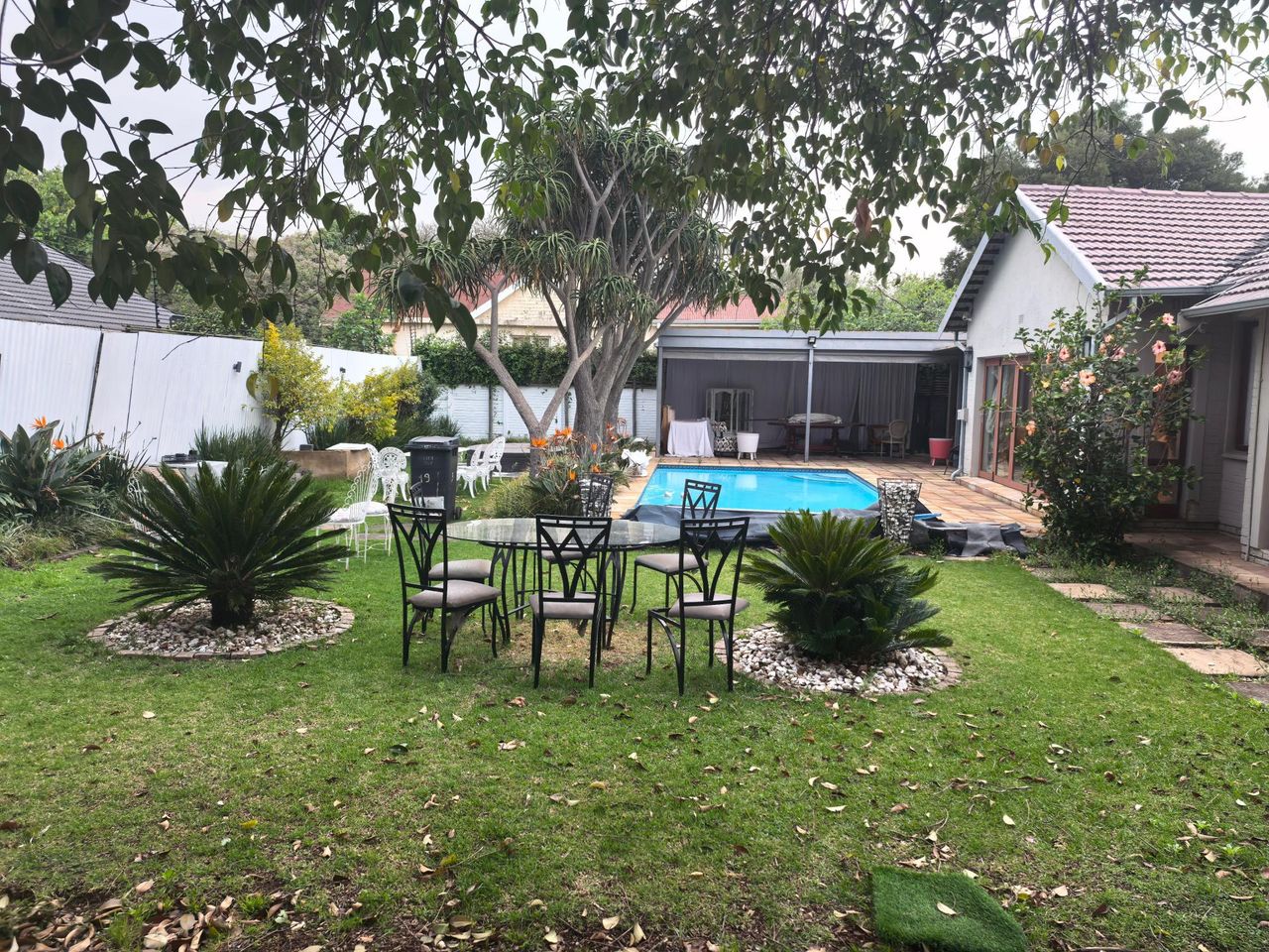 Photo 3 of 14