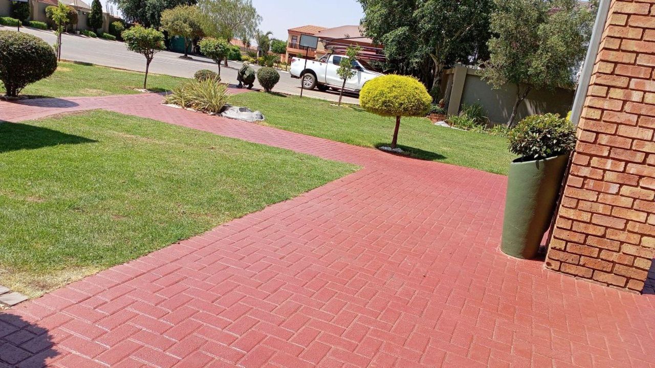 Photo 24 of 26