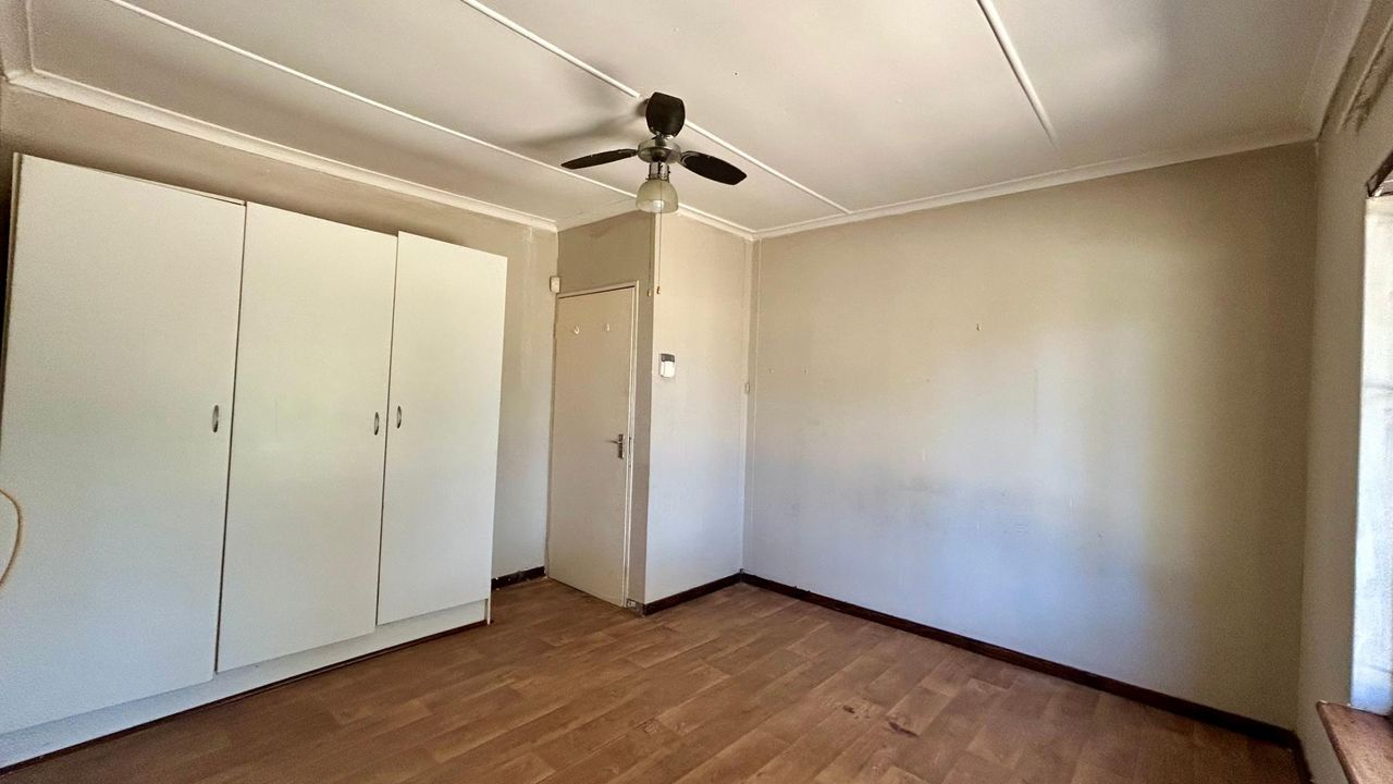 Photo 10 of 22