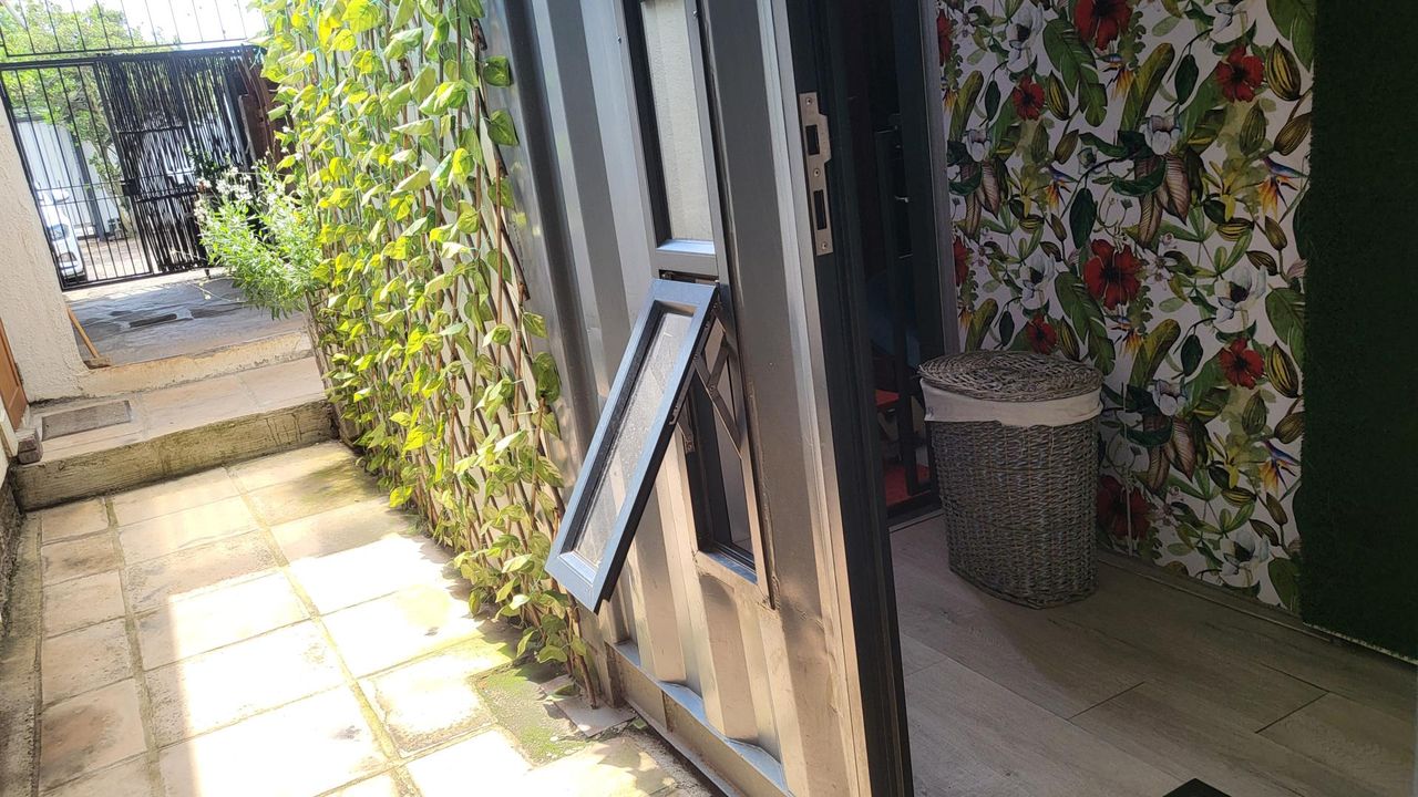 Photo 18 of 20