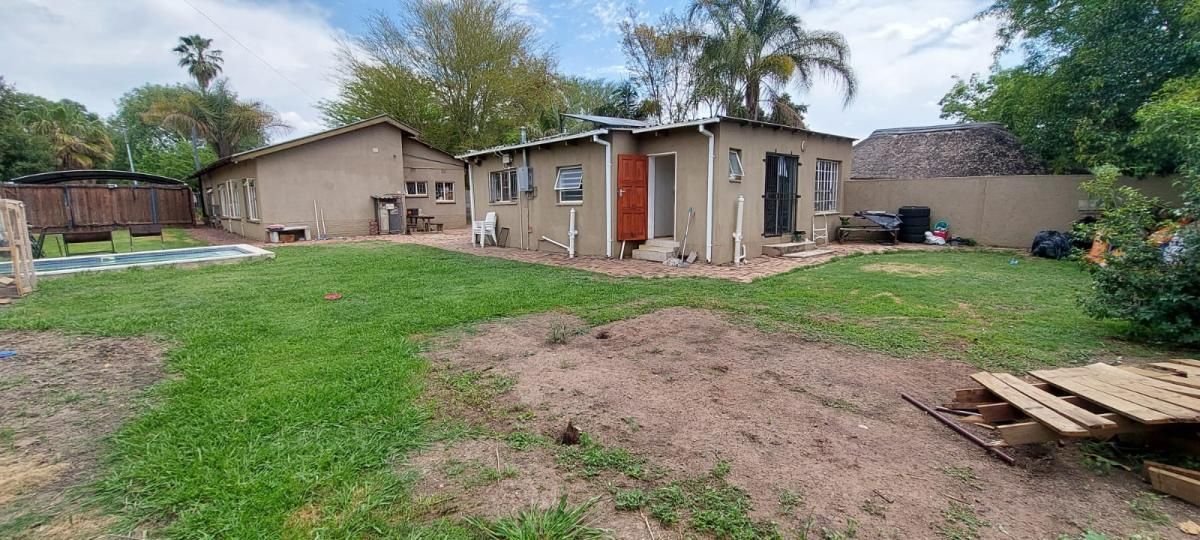 Photo 4 of 38
