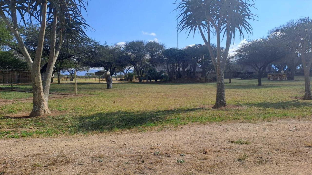Photo 14 of 35