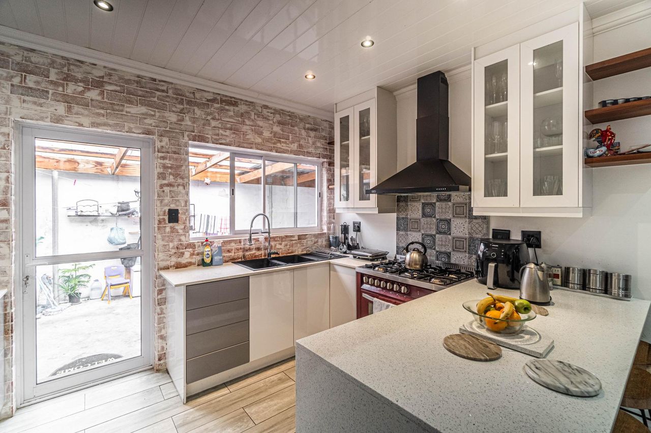 Photo of 3 Bedroom house for sale in Riverton, Goodwood