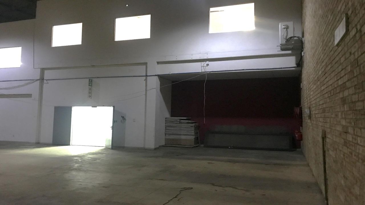 Photo 18 of 24