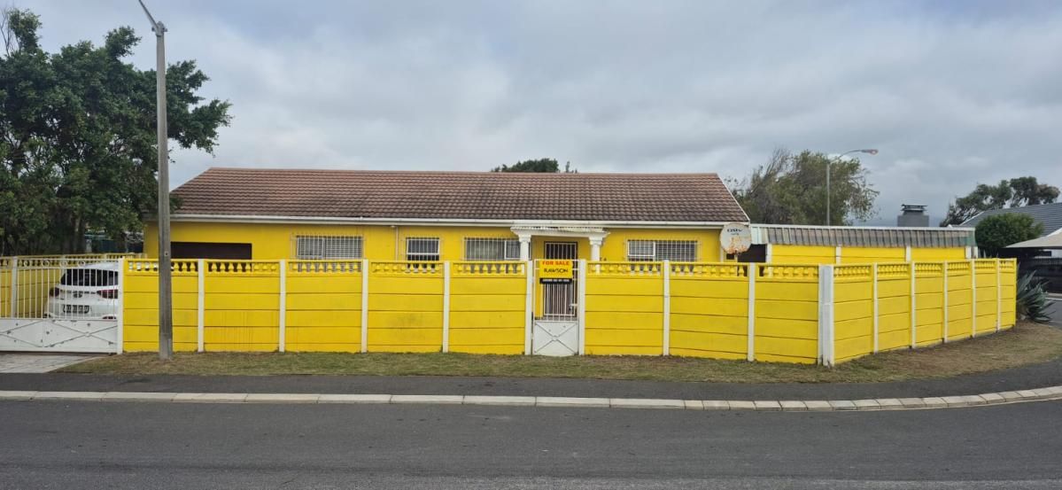 Photo of 3 Bedroom house to rent in Zeekoevlei, Cape Town