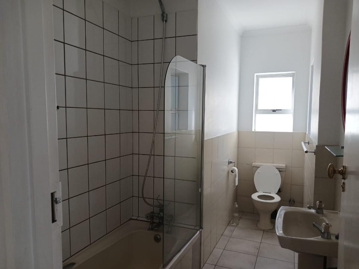 Photo of 2 Bedroom house rented in Lakeside, Cape Town