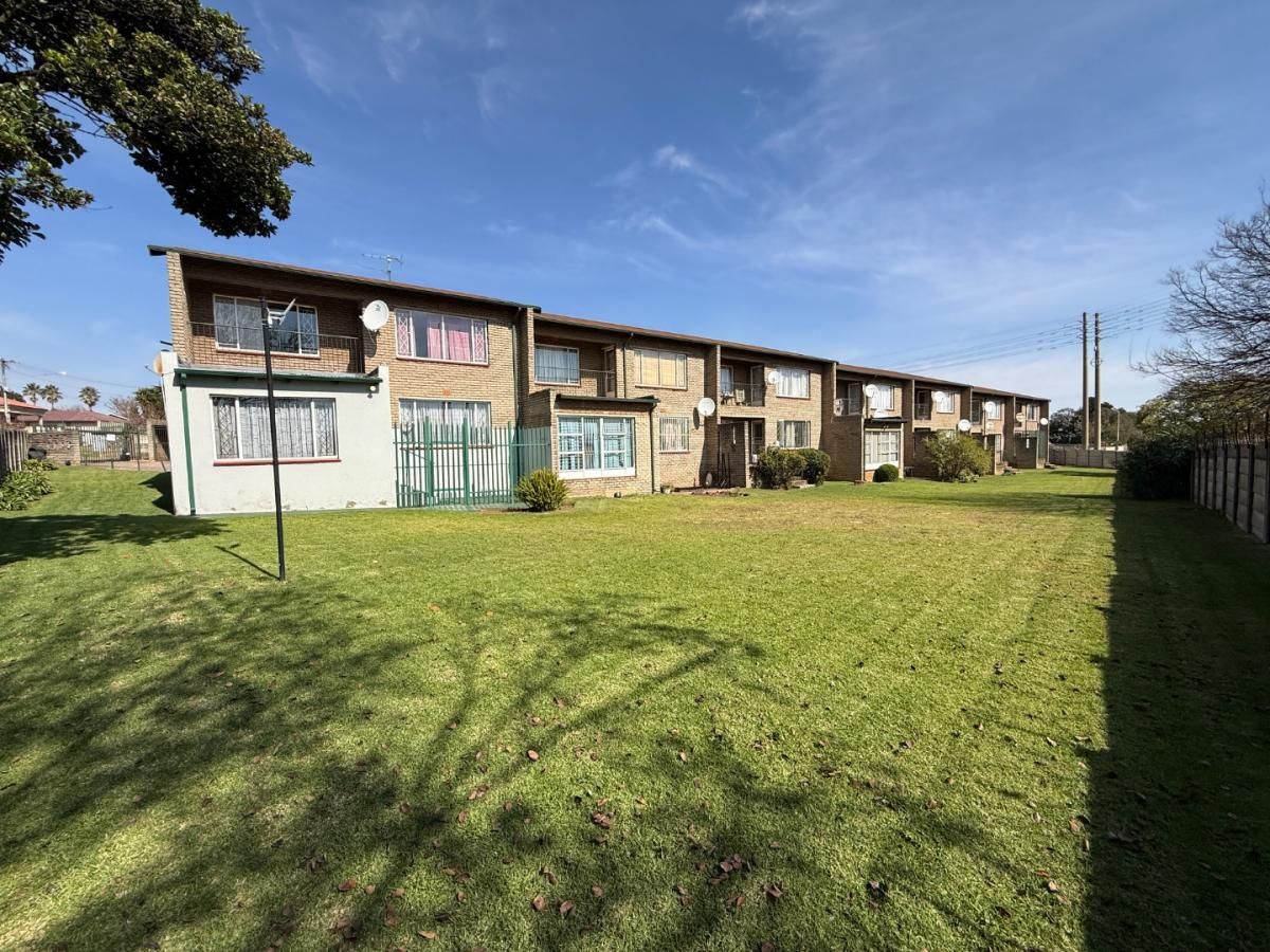Photo of 2 Bedroom flat for sale in Lewisham, Krugersdorp