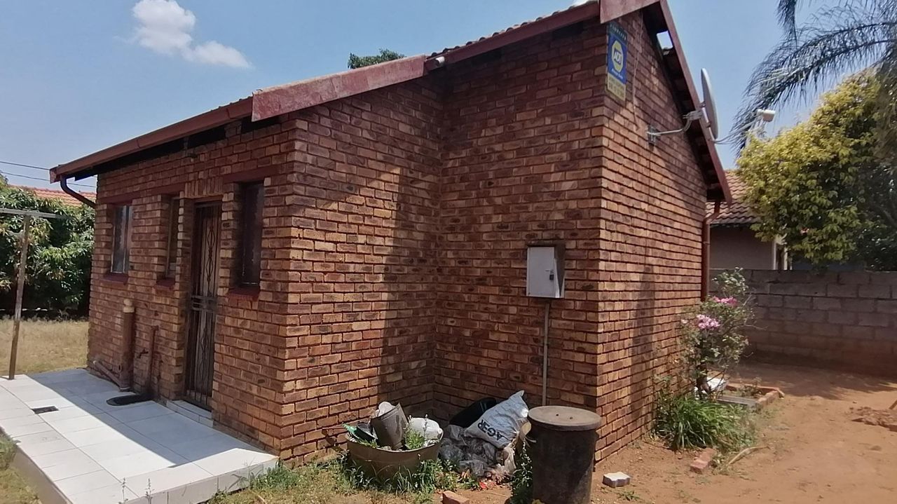 Photo 4 of 22