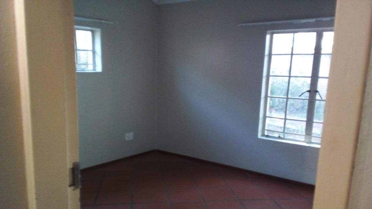 Photo 6 of 11