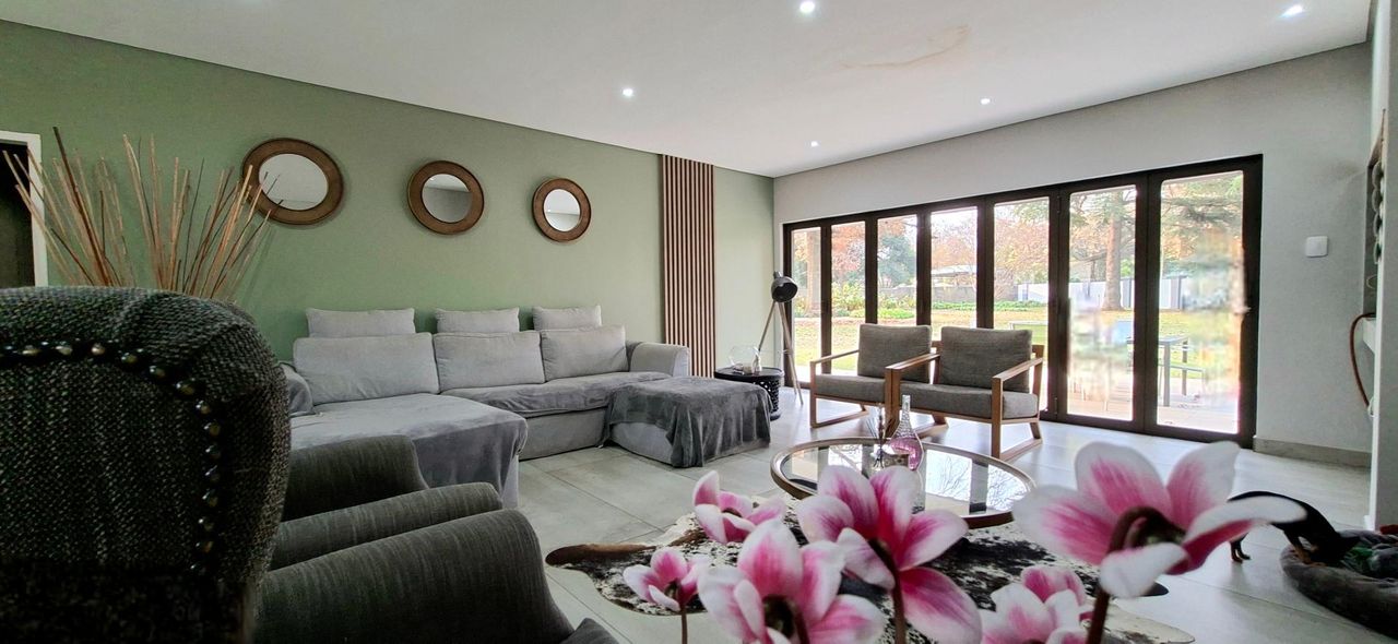 Photo 4 of 38
