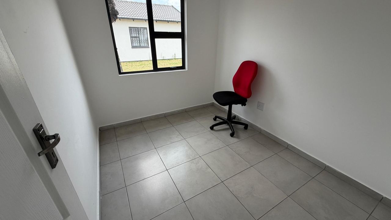 Photo 14 of 25