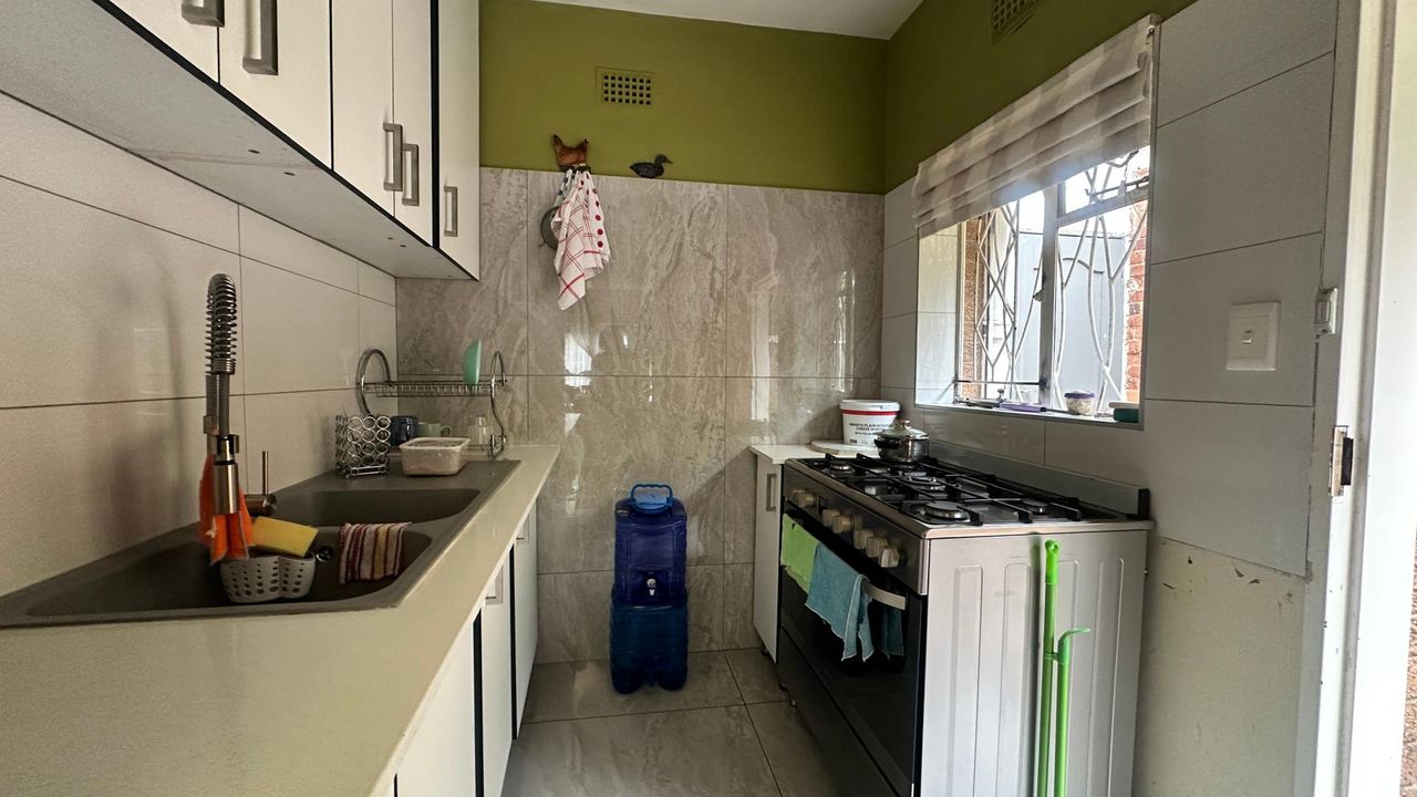 Photo 10 of 27