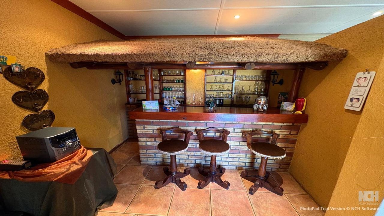 Photo 9 of 20