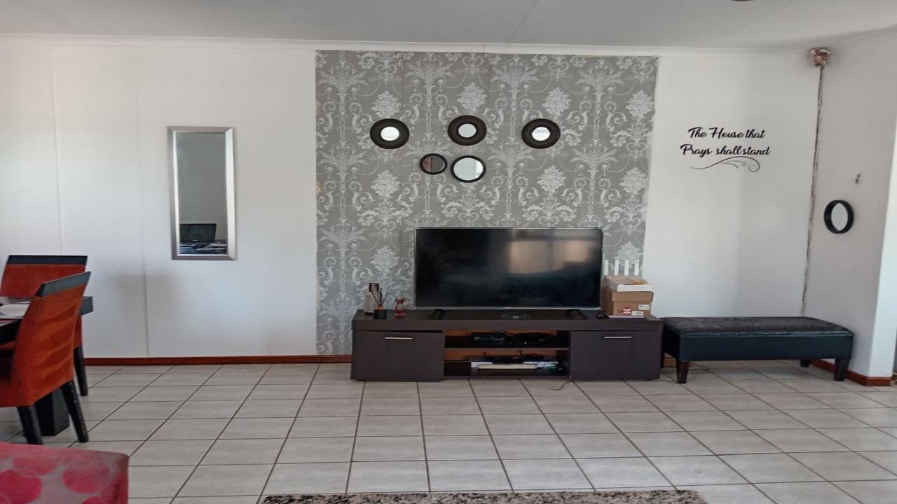 Photo 4 of 22