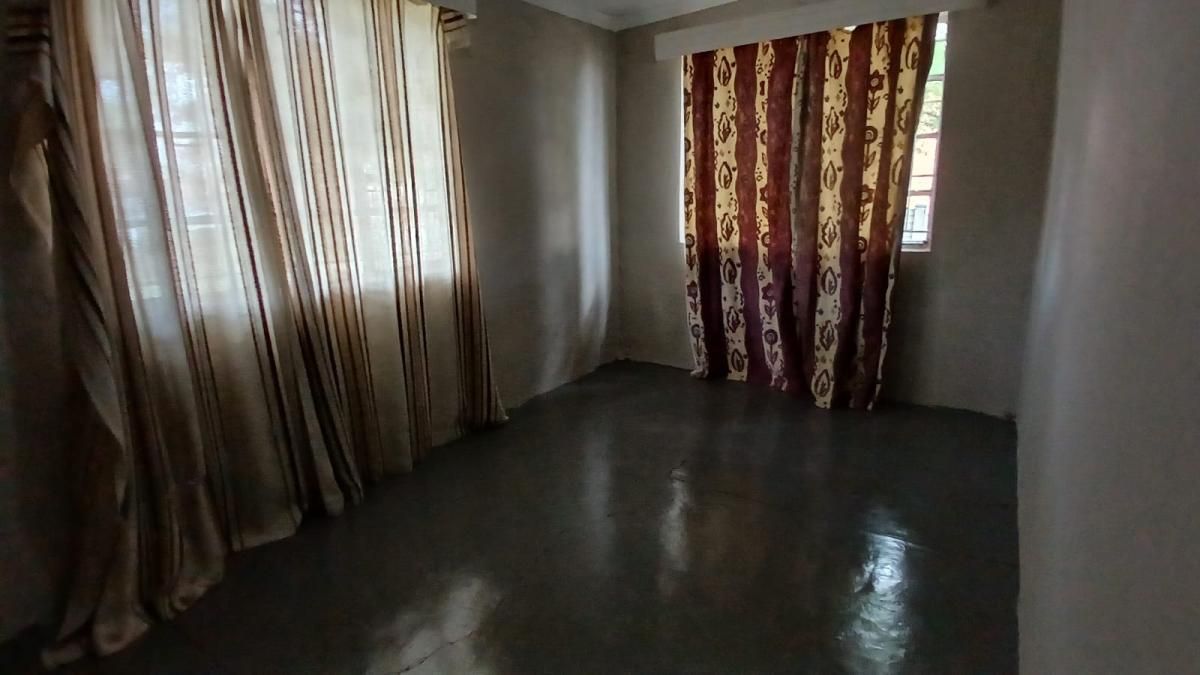 Photo 10 of 23