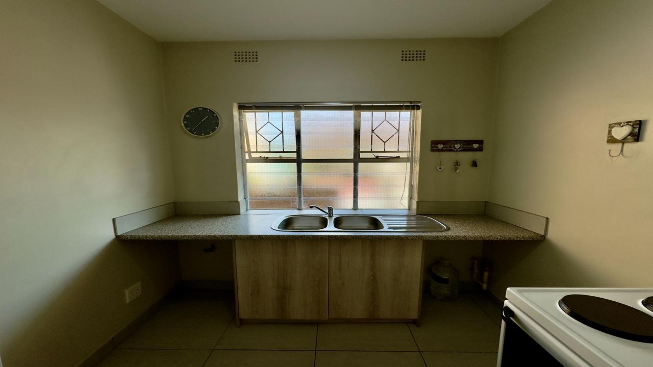 Photo 8 of 27