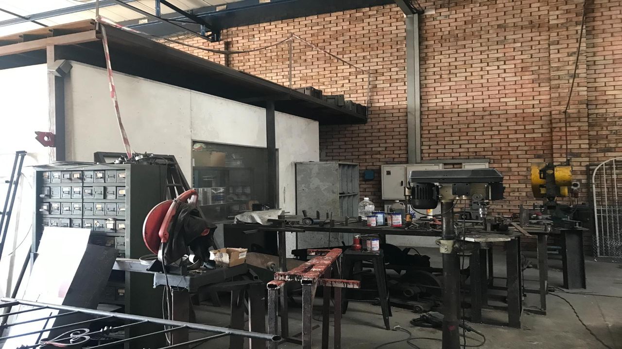 Photo 14 of 16