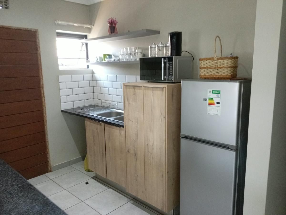 Photo 10 of 28
