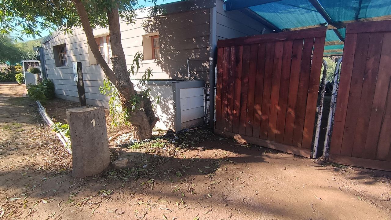 Photo 3 of 21