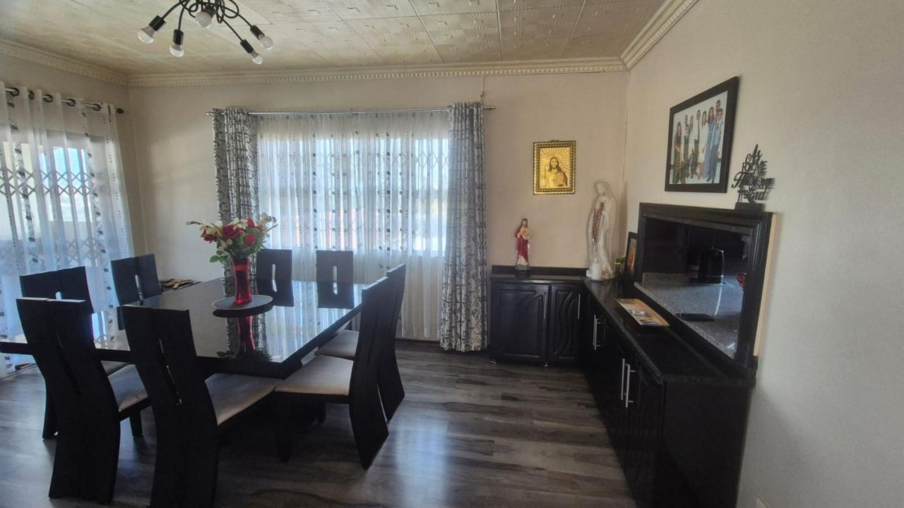 Photo of 4 Bedroom house for sale in Bluff, Durban